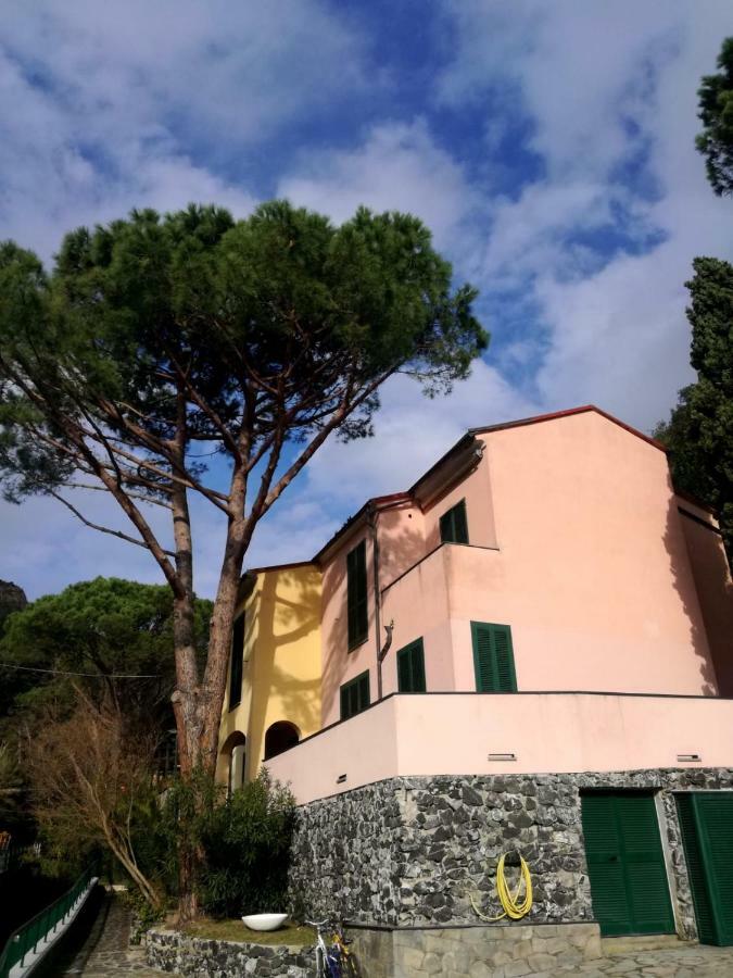 Terrace & Parking - Holiday Home Near Fegina Beach Monterosso al Mare Exterior foto
